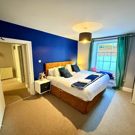 A Perfect Base In The Centre